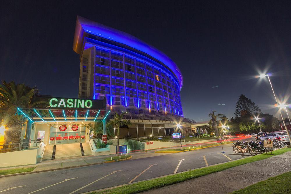 하워드 존슨 플라자 리조트 앤 카지노 마요라즈고 파라나 외부 사진 Casino Marina del Sol