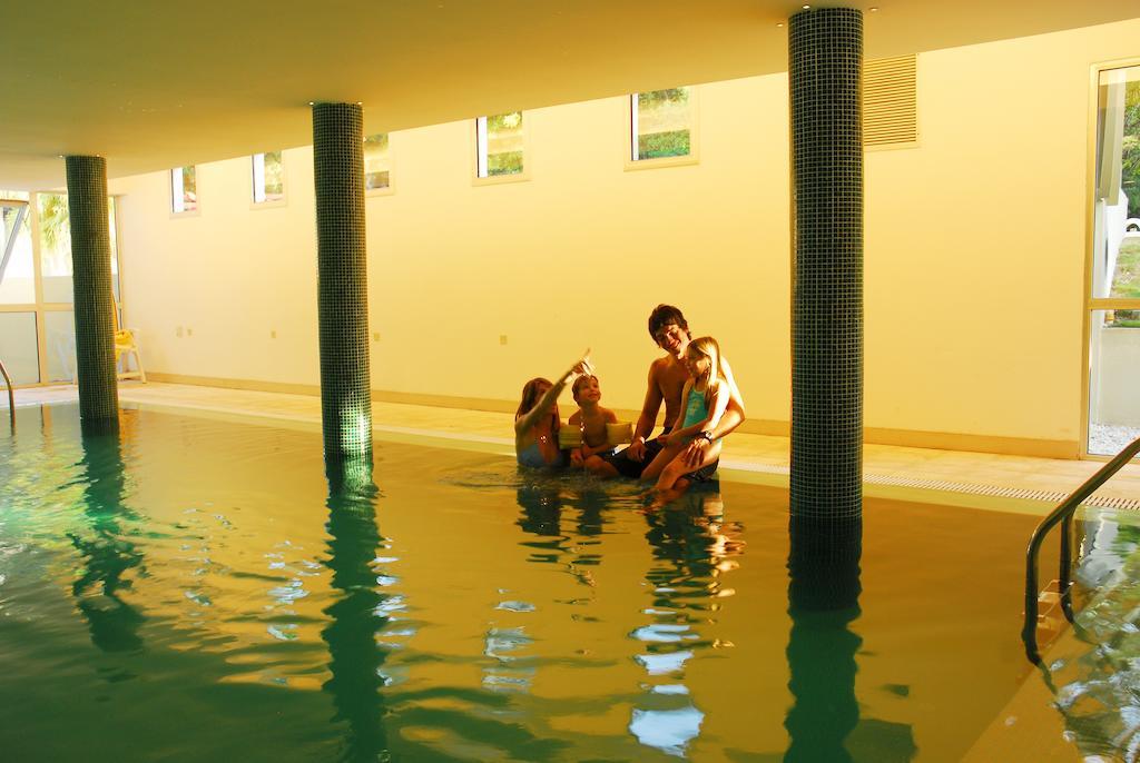 하워드 존슨 플라자 리조트 앤 카지노 마요라즈고 파라나 외부 사진 The swimming pool at the hotel